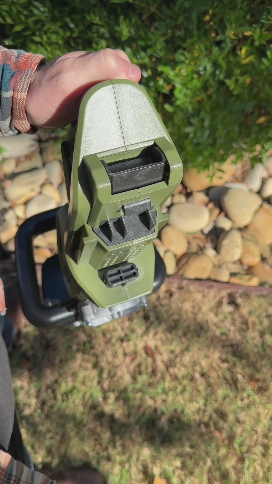 62V Cordless 25" Hedge Trimmer with 2.5 Ah Battery and Rapid Charger
